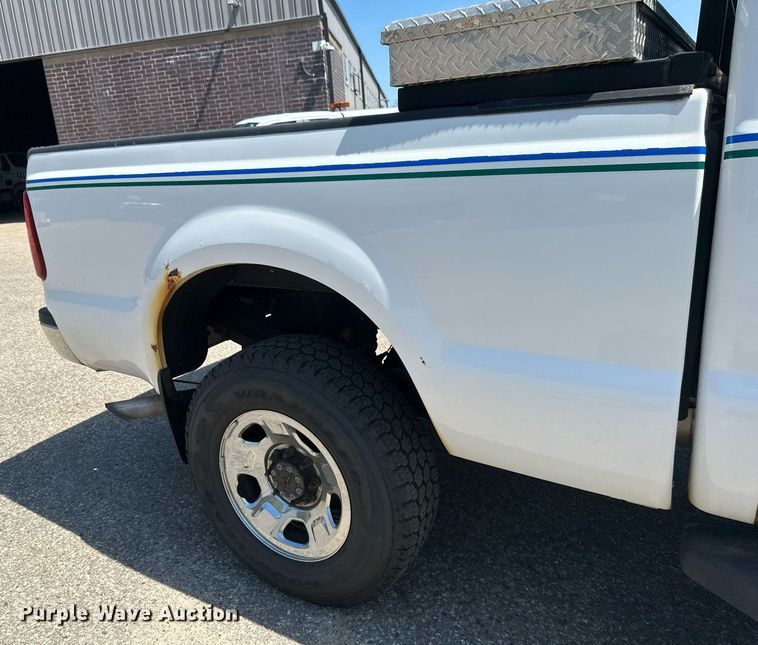 image for item EB2535 2008 Ford F350 Super Duty XLT SuperCab pickup truck
