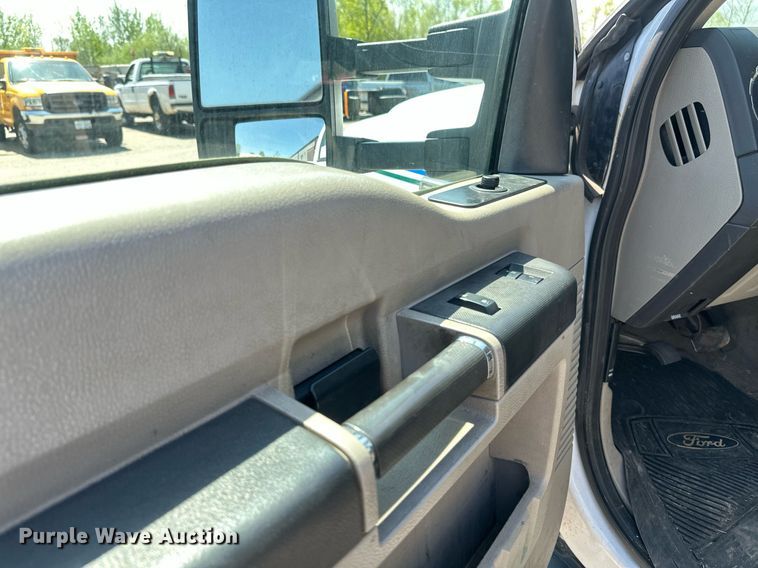 image for item EB2535 2008 Ford F350 Super Duty XLT SuperCab pickup truck