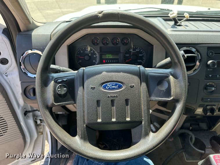 image for item EB2535 2008 Ford F350 Super Duty XLT SuperCab pickup truck