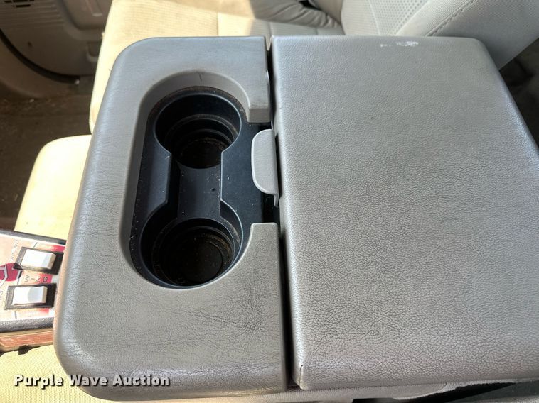 image for item EB2535 2008 Ford F350 Super Duty XLT SuperCab pickup truck