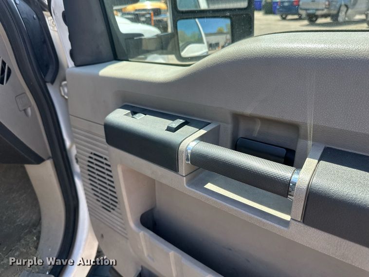 image for item EB2535 2008 Ford F350 Super Duty XLT SuperCab pickup truck