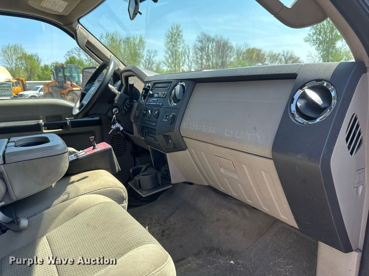 image for item EB2535 2008 Ford F350 Super Duty XLT SuperCab pickup truck