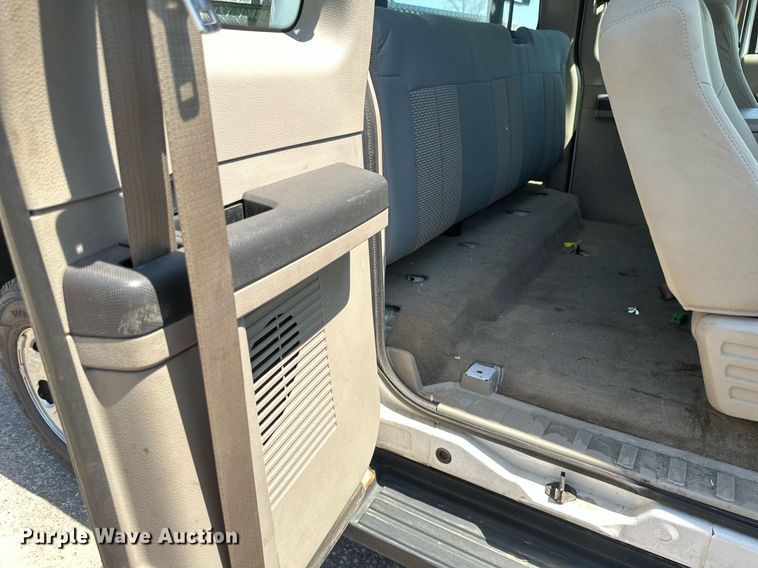 image for item EB2535 2008 Ford F350 Super Duty XLT SuperCab pickup truck