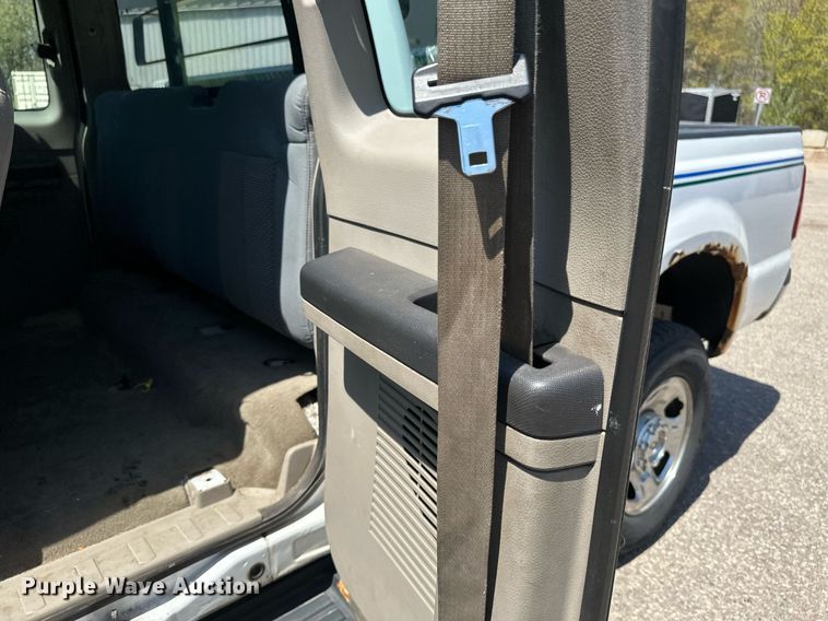 image for item EB2535 2008 Ford F350 Super Duty XLT SuperCab pickup truck