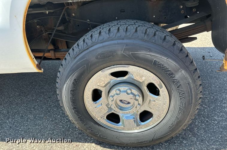 image for item EB2535 2008 Ford F350 Super Duty XLT SuperCab pickup truck