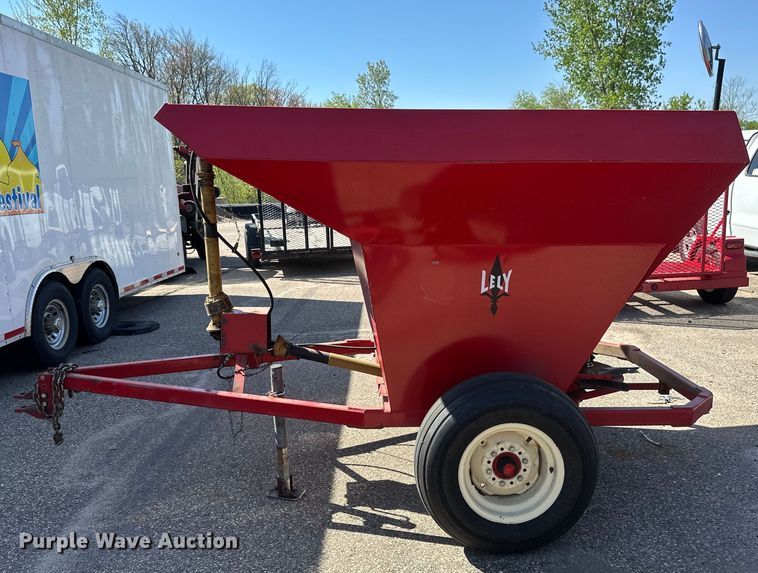 image for item EB2545 Lely L4000 spreader