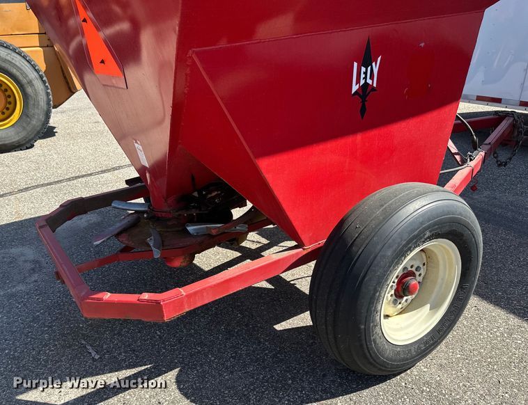 image for item EB2545 Lely L4000 spreader