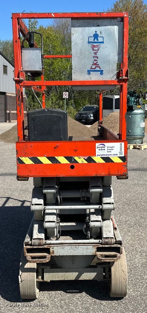 image for item EB2548 2002 Sky Jack SJIII 3226 scissor lift