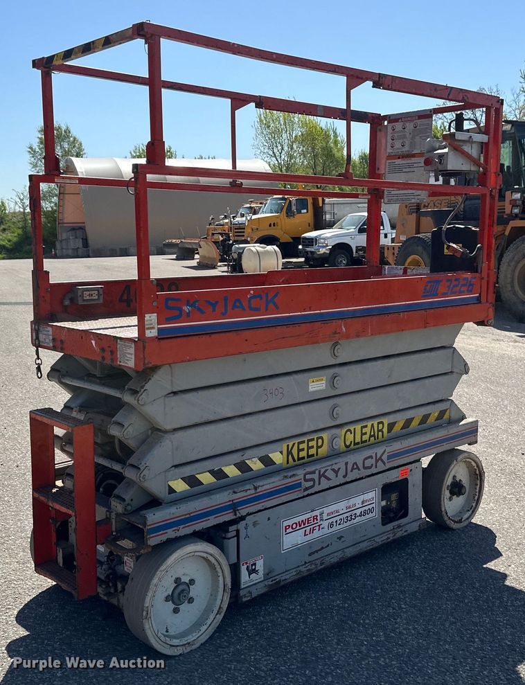 image for item EB2548 2002 Sky Jack SJIII 3226 scissor lift