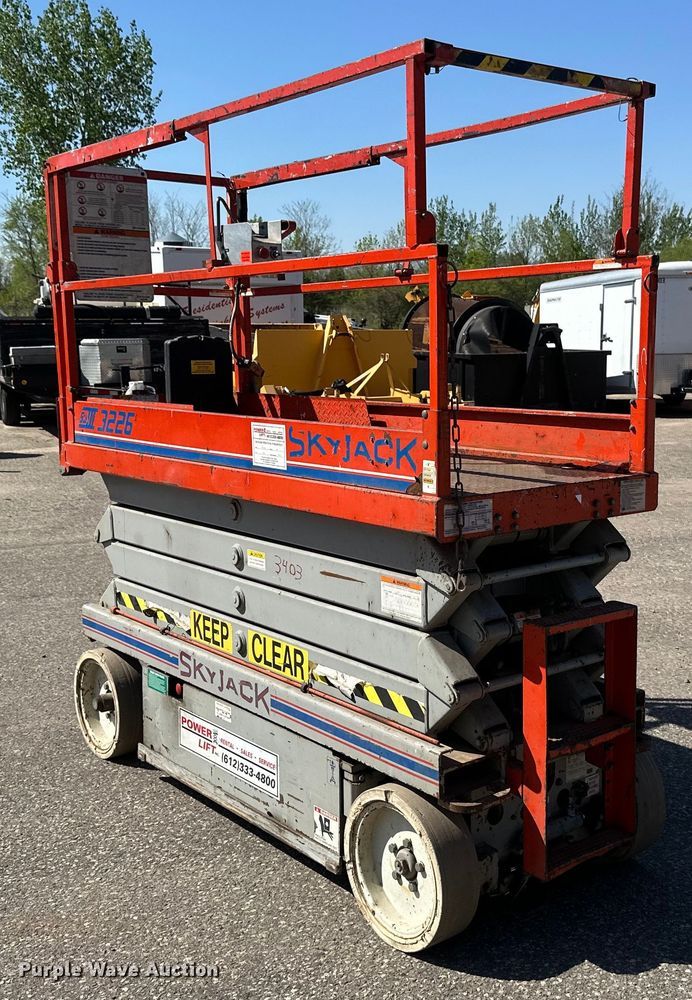 image for item EB2548 2002 Sky Jack SJIII 3226 scissor lift