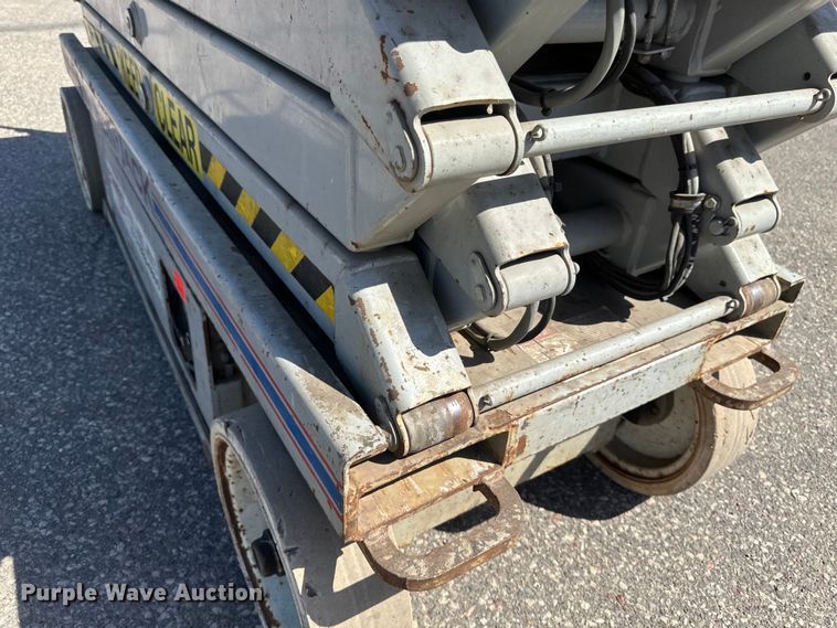 image for item EB2548 2002 Sky Jack SJIII 3226 scissor lift