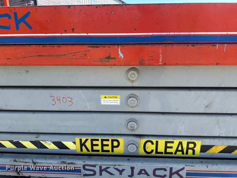 image for item EB2548 2002 Sky Jack SJIII 3226 scissor lift