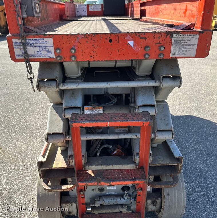 image for item EB2548 2002 Sky Jack SJIII 3226 scissor lift
