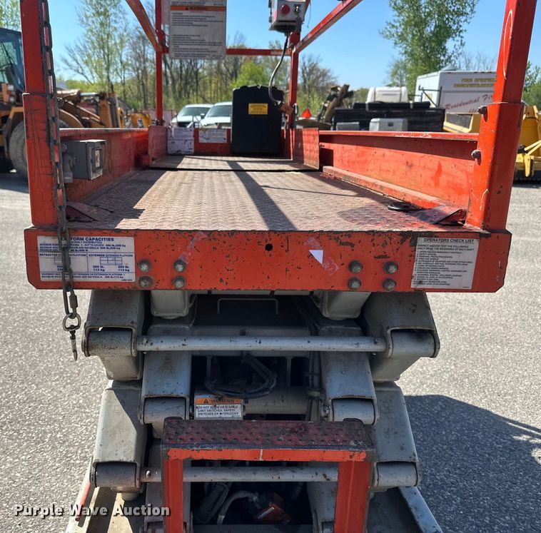 image for item EB2548 2002 Sky Jack SJIII 3226 scissor lift