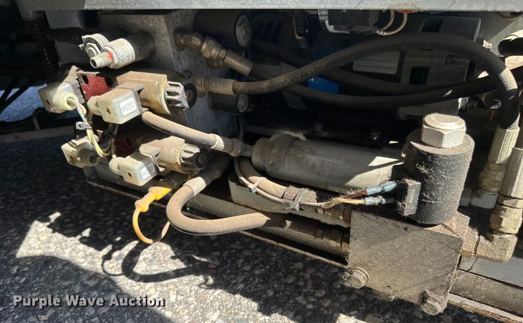 image for item EB2548 2002 Sky Jack SJIII 3226 scissor lift