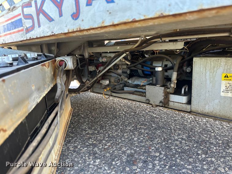 image for item EB2548 2002 Sky Jack SJIII 3226 scissor lift