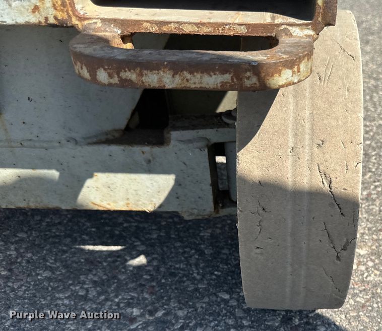 image for item EB2548 2002 Sky Jack SJIII 3226 scissor lift