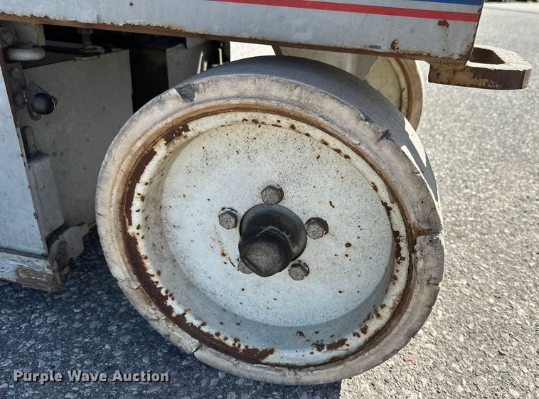 image for item EB2548 2002 Sky Jack SJIII 3226 scissor lift