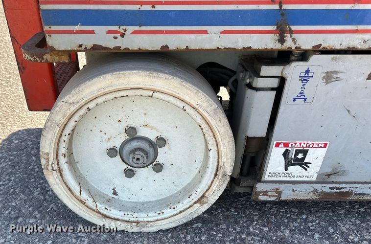 image for item EB2548 2002 Sky Jack SJIII 3226 scissor lift