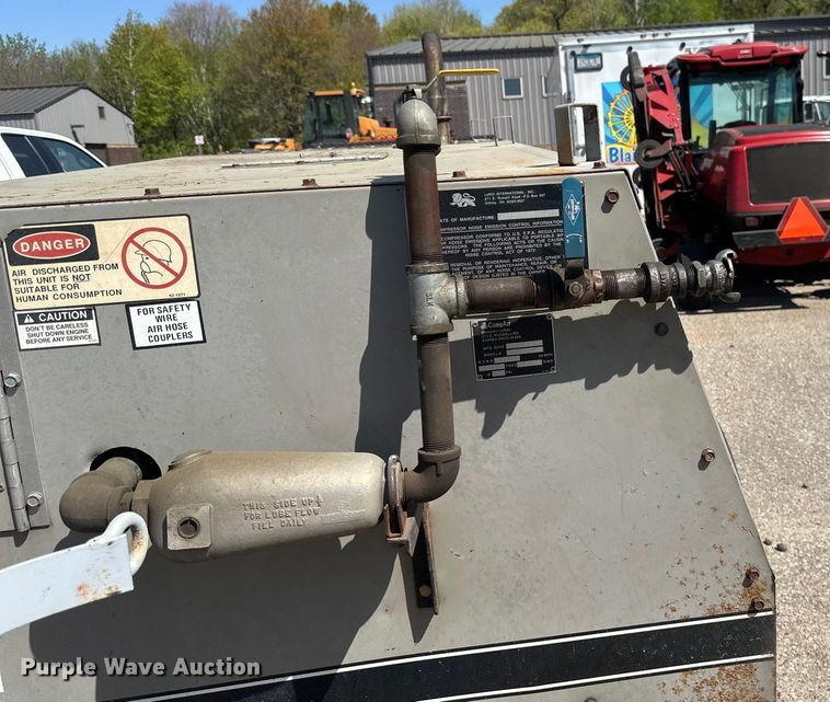 image for item EB2550 1996 LeRoi 0185DJ-E air compressor