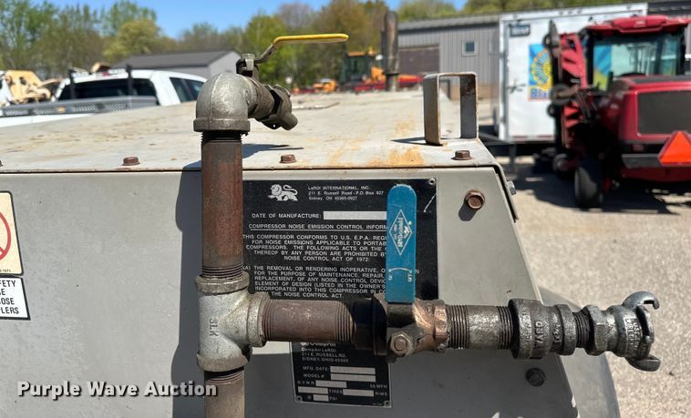 image for item EB2550 1996 LeRoi 0185DJ-E air compressor