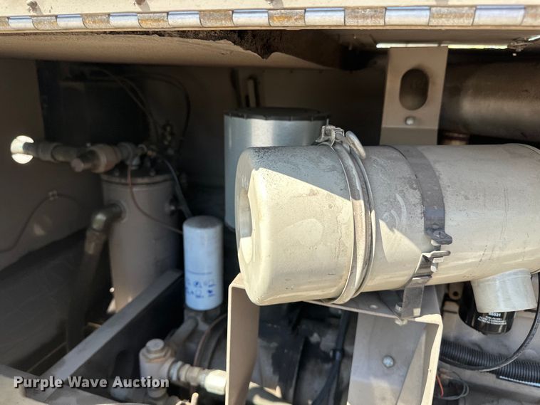 image for item EB2550 1996 LeRoi 0185DJ-E air compressor