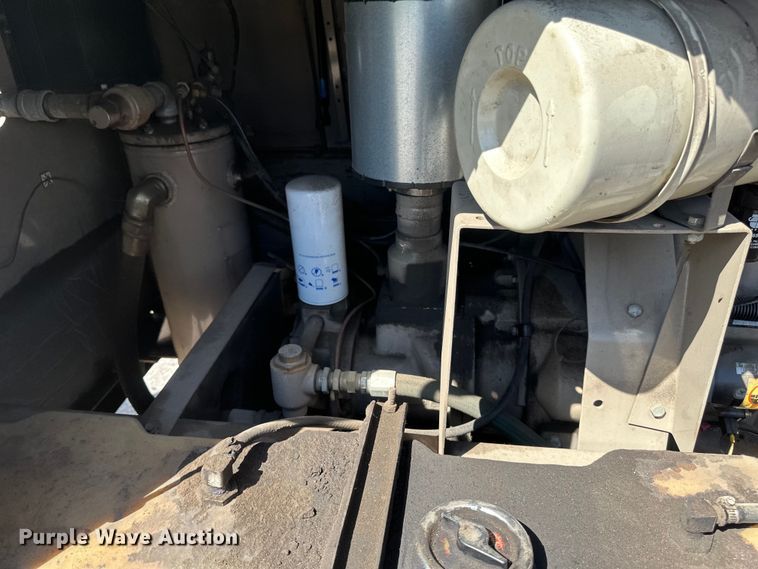 image for item EB2550 1996 LeRoi 0185DJ-E air compressor