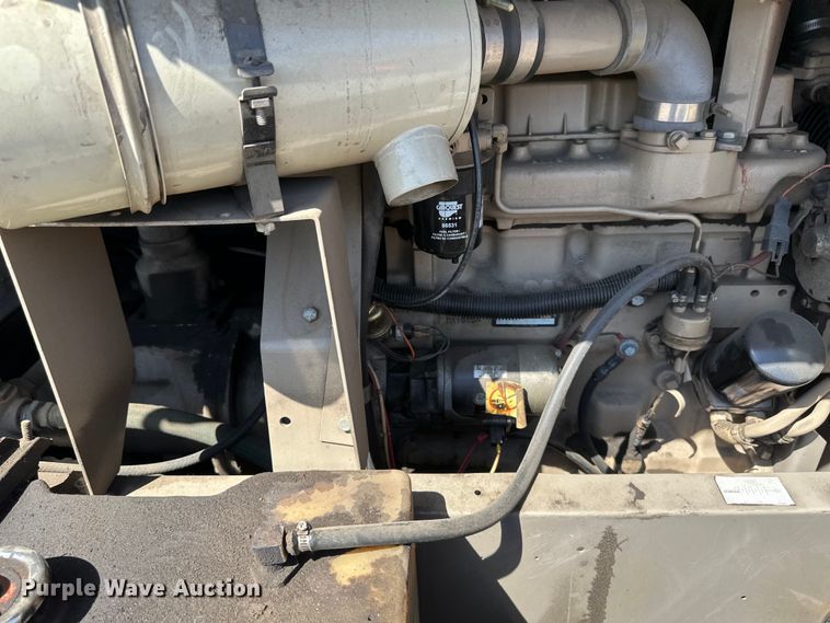 image for item EB2550 1996 LeRoi 0185DJ-E air compressor