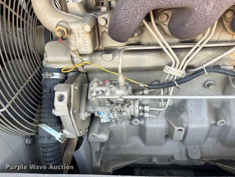 image for item EB2550 1996 LeRoi 0185DJ-E air compressor