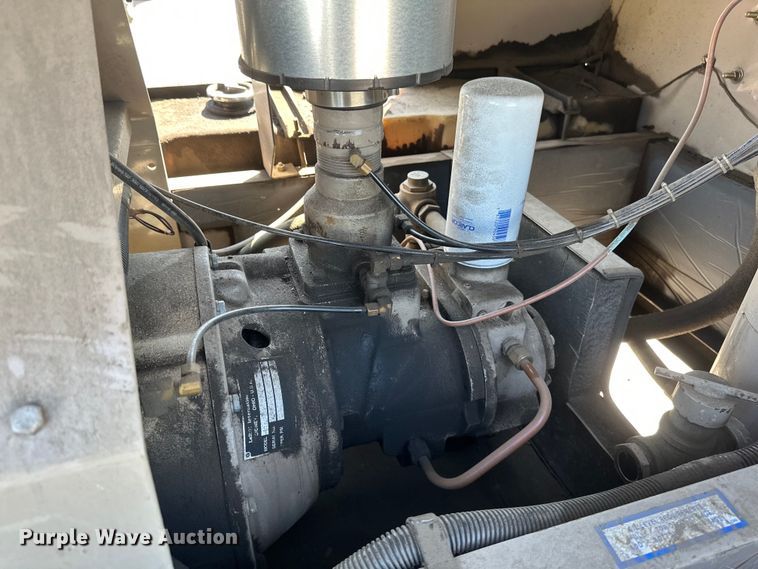 image for item EB2550 1996 LeRoi 0185DJ-E air compressor