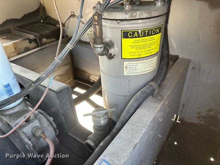 image for item EB2550 1996 LeRoi 0185DJ-E air compressor