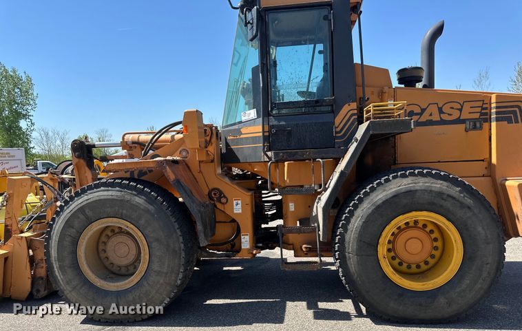 image for item EB2553 2002 Case 721C wheel loader