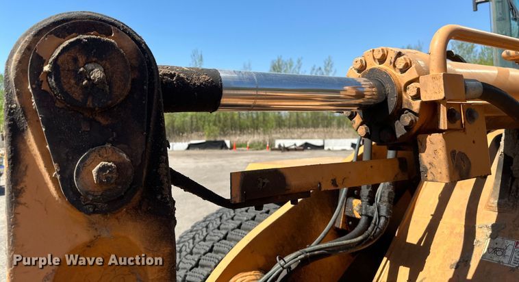 image for item EB2553 2002 Case 721C wheel loader