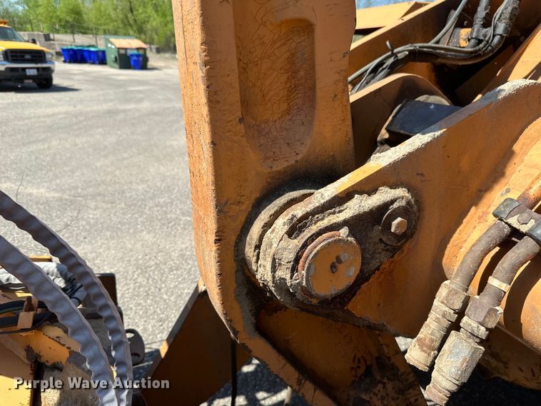 image for item EB2553 2002 Case 721C wheel loader