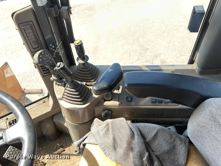 image for item EB2553 2002 Case 721C wheel loader