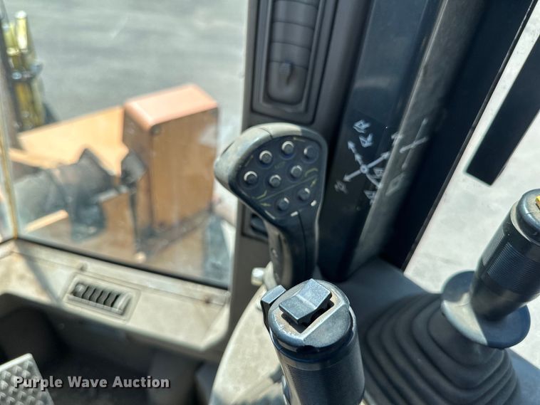 image for item EB2553 2002 Case 721C wheel loader