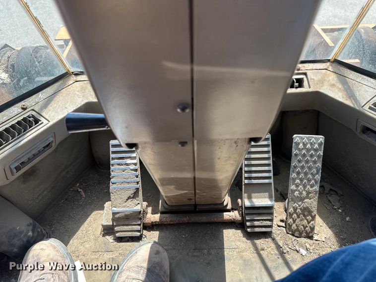 image for item EB2553 2002 Case 721C wheel loader