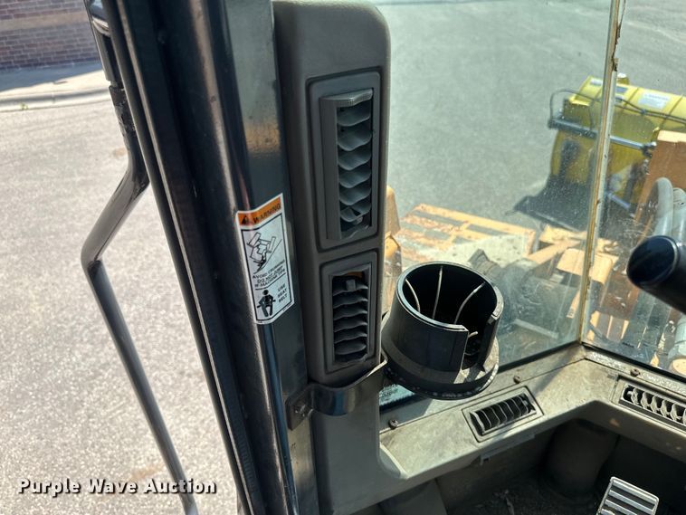 image for item EB2553 2002 Case 721C wheel loader