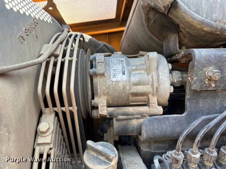 image for item EB2553 2002 Case 721C wheel loader