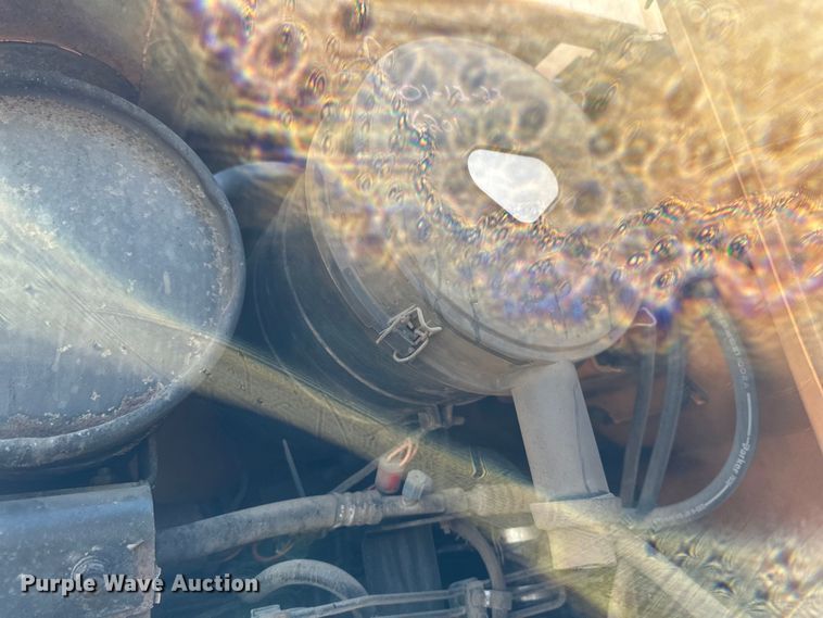 image for item EB2553 2002 Case 721C wheel loader