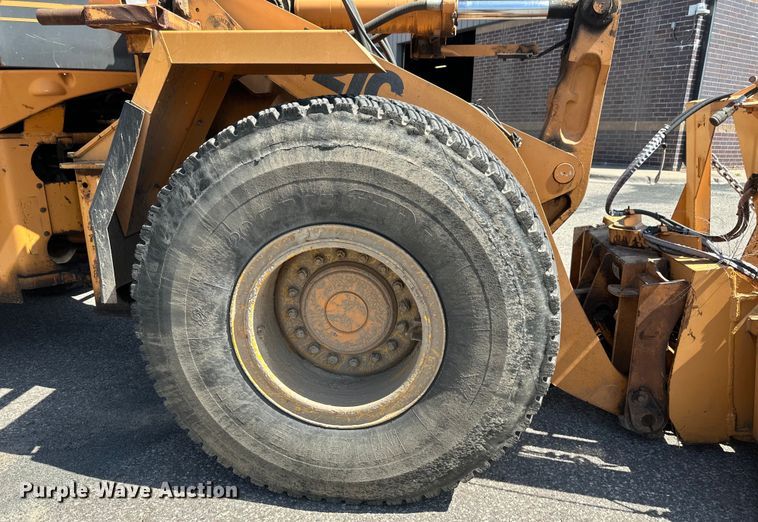 image for item EB2553 2002 Case 721C wheel loader