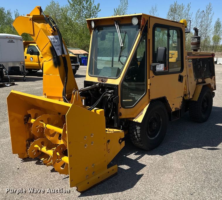 image for item EB2554 Trackless MT5T municipal tractor 