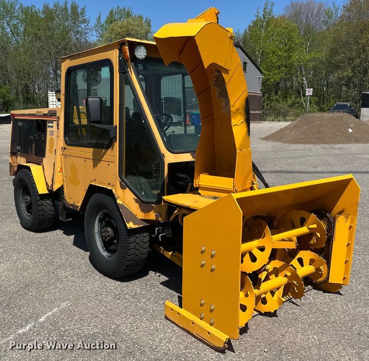 image for item EB2554 Trackless MT5T municipal tractor 