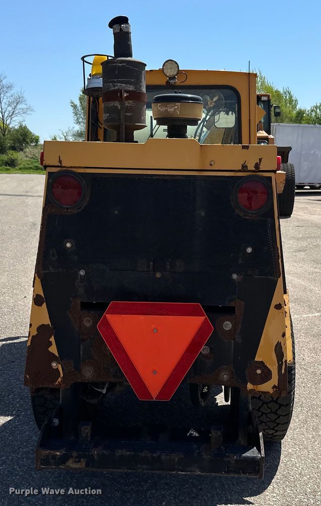 image for item EB2554 Trackless MT5T municipal tractor 