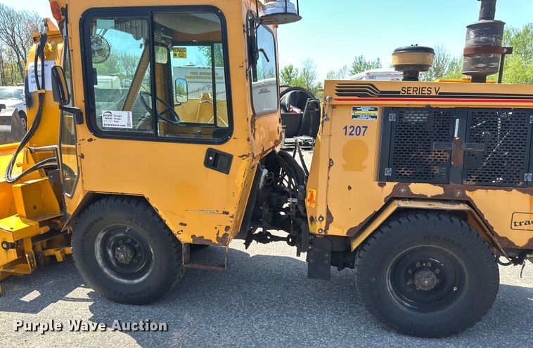 image for item EB2554 Trackless MT5T municipal tractor 