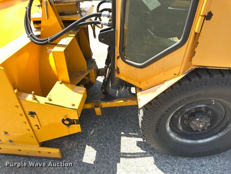 image for item EB2554 Trackless MT5T municipal tractor 