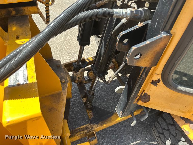 image for item EB2554 Trackless MT5T municipal tractor 