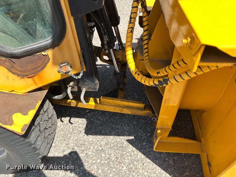 image for item EB2554 Trackless MT5T municipal tractor 