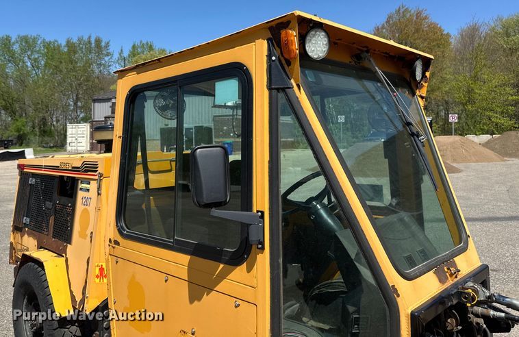 image for item EB2554 Trackless MT5T municipal tractor 