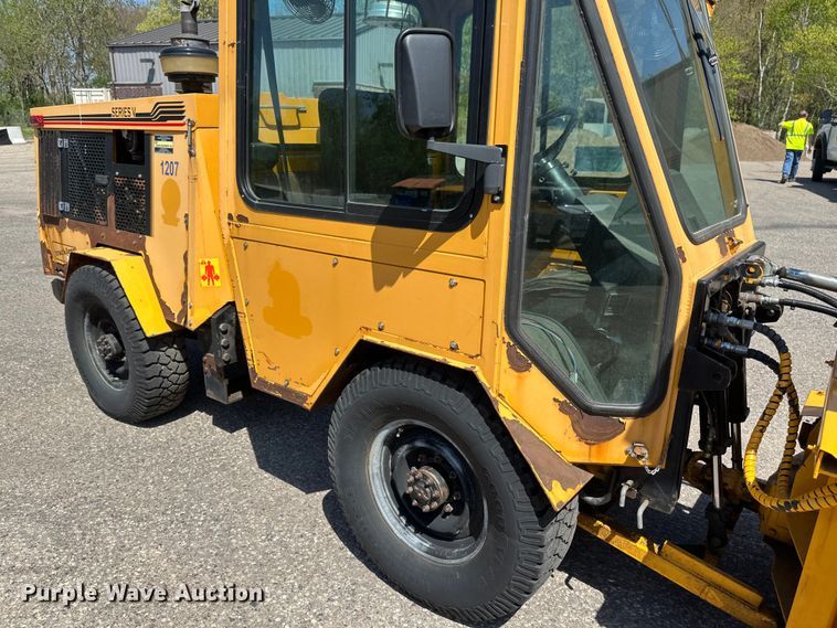 image for item EB2554 Trackless MT5T municipal tractor 